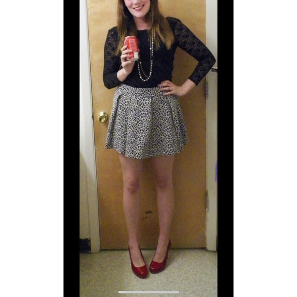 Meet your Posher, Kait - Picture 2 of 3